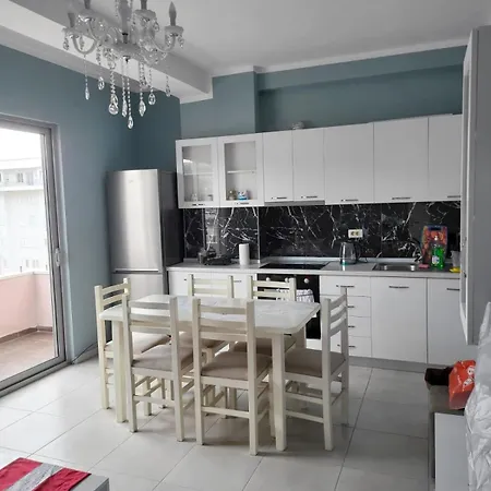 Ewa Lägenhet Golem (Tirana)