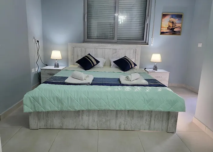 Ewa * Golem (Tirana)